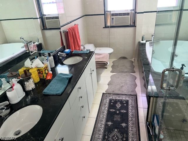 828 Van Buren Ave, Elizabeth City, NJ 07201