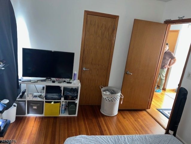 828 Van Buren Ave, Elizabeth City, NJ 07201