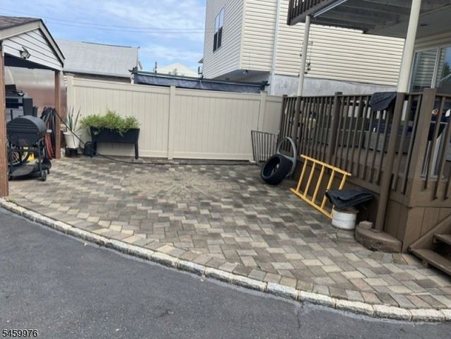 828 Van Buren Ave, Elizabeth City, NJ 07201