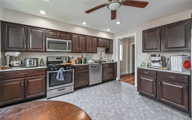 228-226 Ulysses St, Mt Washington, PA 15211