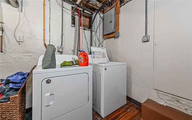 228-226 Ulysses St, Mt Washington, PA 15211