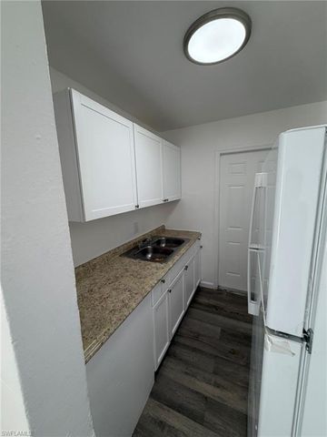 3033 2nd ST # 2, Fort Myers, FL 33916