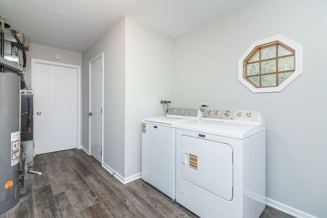 1302 Haverhill Circle, Naperville, IL 60563