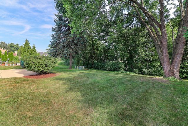 1302 Haverhill Circle, Naperville, IL 60563