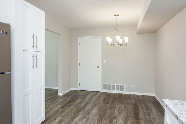 1302 Haverhill Circle, Naperville, IL 60563
