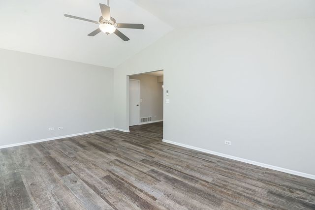 1302 Haverhill Circle, Naperville, IL 60563
