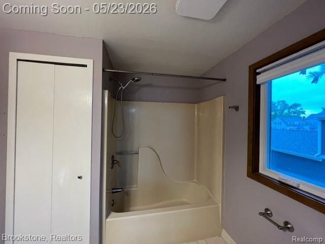 1465 Beachland Boulevard, Keego Harbor, MI 48320