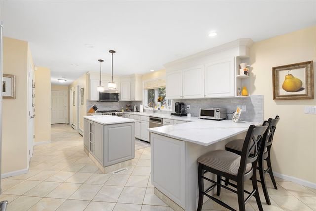 8 Princess Pine Road, Lincoln, RI 02865