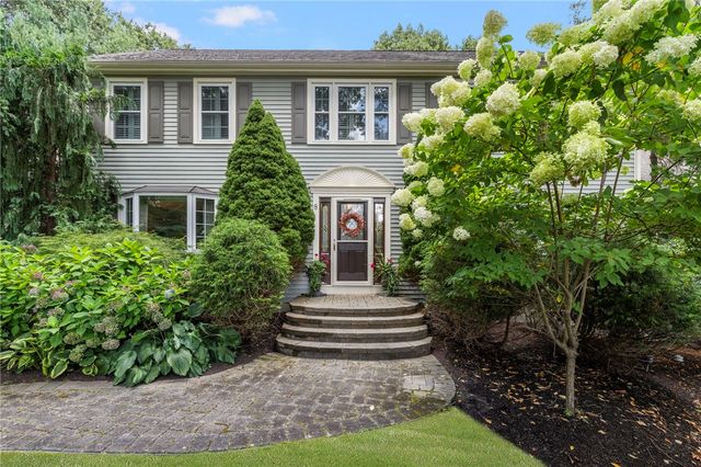 8 Princess Pine Road, Lincoln, RI 02865