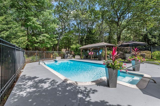 8 Princess Pine Road, Lincoln, RI 02865