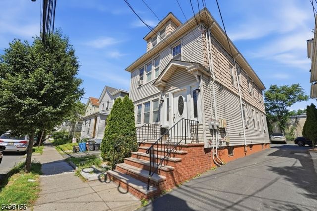23 Orchard St, Elizabeth City, NJ 07208
