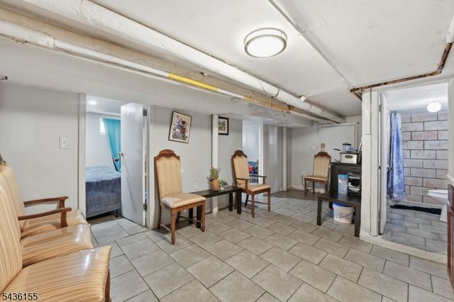 23 Orchard St, Elizabeth City, NJ 07208