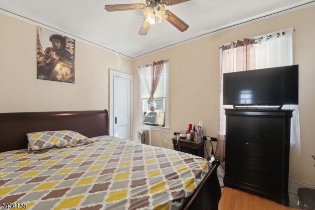 23 Orchard St, Elizabeth City, NJ 07208