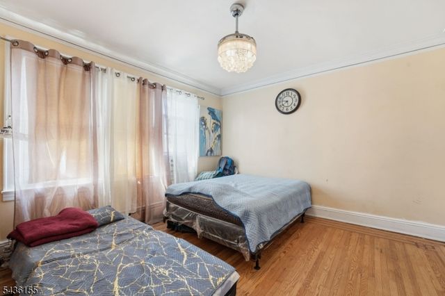 23 Orchard St, Elizabeth City, NJ 07208