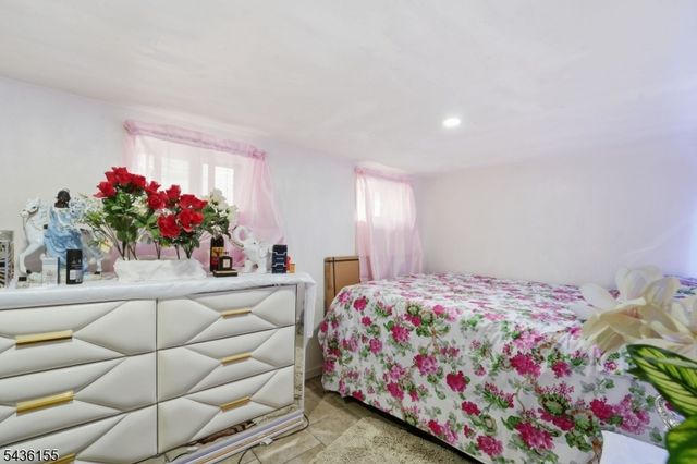23 Orchard St, Elizabeth City, NJ 07208