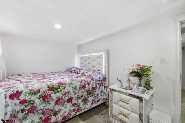 23 Orchard St, Elizabeth City, NJ 07208