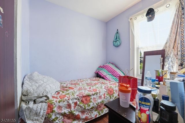 23 Orchard St, Elizabeth City, NJ 07208