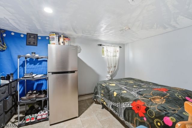 23 Orchard St, Elizabeth City, NJ 07208
