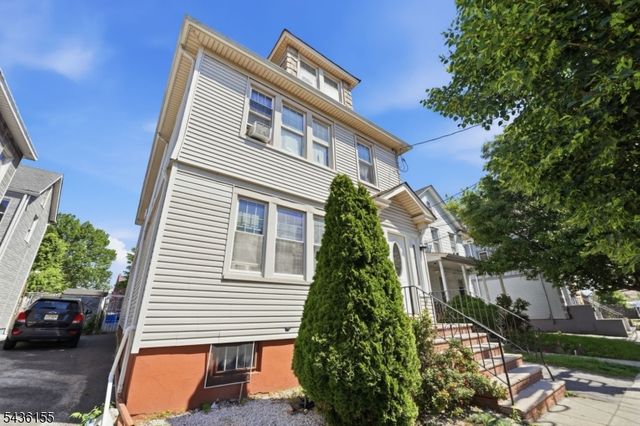23 Orchard St, Elizabeth City, NJ 07208