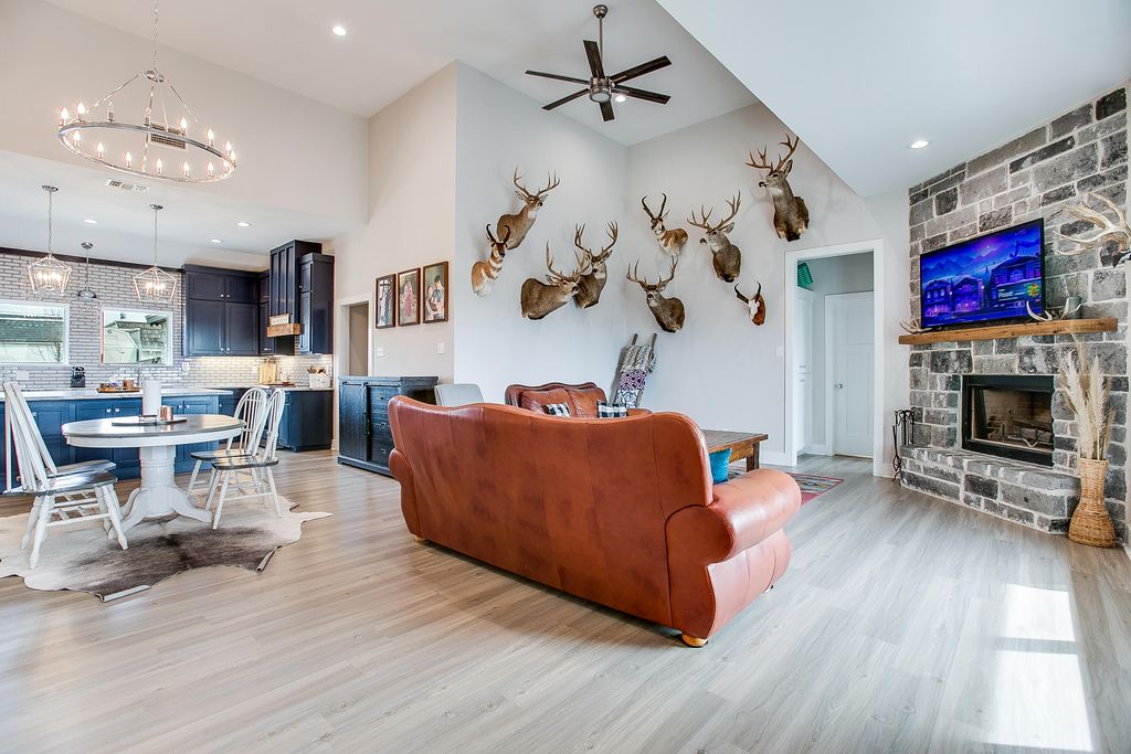 Image 9 of property listing at 2610 Oak Hills Trail, San Angelo, TX 76904