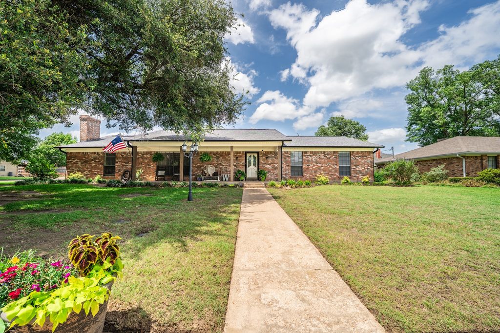 501 Junell Street, Sulphur Springs, TX 75482