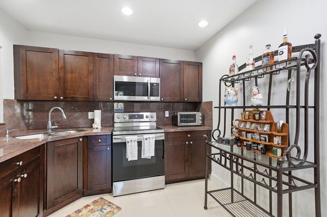 2928 Carambola Circle S, Coconut Creek, FL 33066