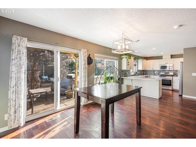 3120 N IVY Dr, Newberg, OR 97132