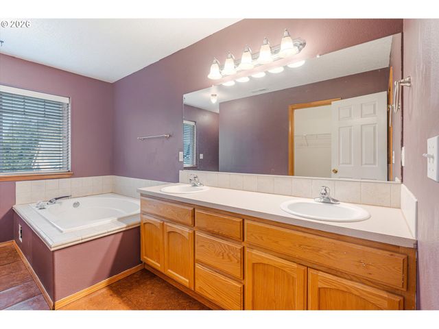 3120 N IVY Dr, Newberg, OR 97132