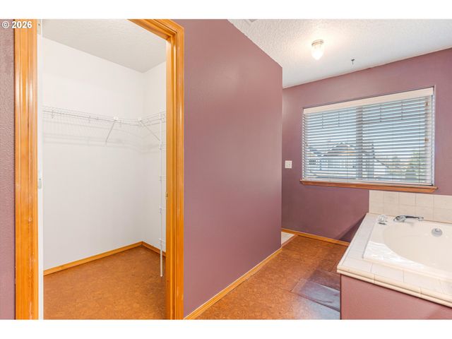 3120 N IVY Dr, Newberg, OR 97132