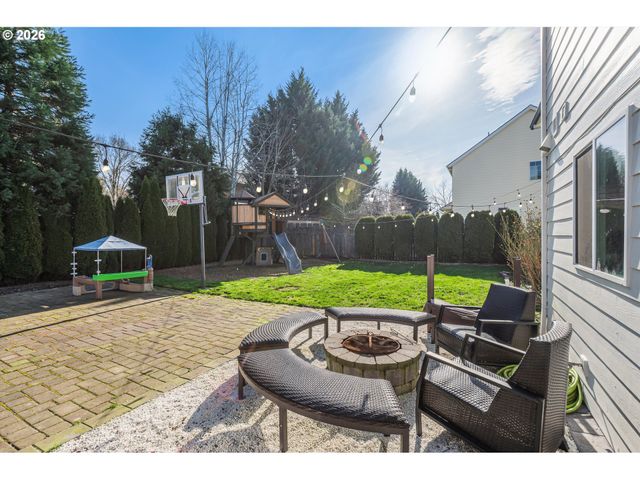 3120 N IVY Dr, Newberg, OR 97132