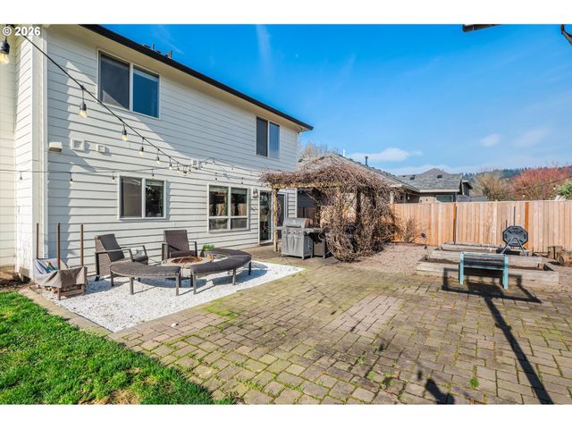 3120 N IVY Dr, Newberg, OR 97132