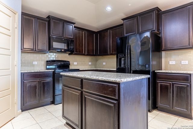 757 Wolfeton Way, New Braunfels, TX 78130