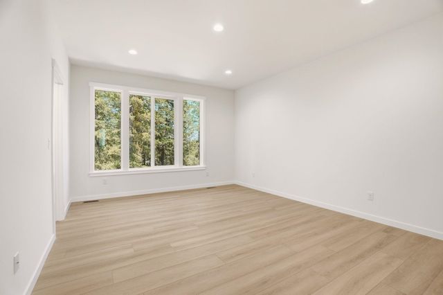 16994 N Morton Ln, Colbert, WA 99005