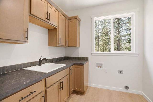 16994 N Morton Ln, Colbert, WA 99005