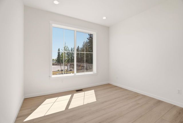 16994 N Morton Ln, Colbert, WA 99005