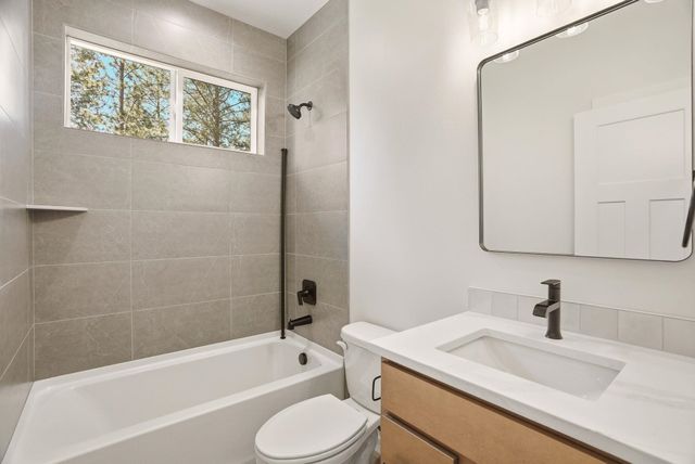 16994 N Morton Ln, Colbert, WA 99005