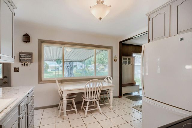 9242 15th Avenue S, Bloomington, MN 55425