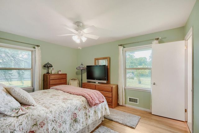 9242 15th Avenue S, Bloomington, MN 55425