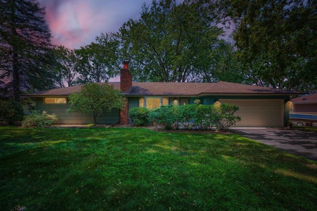 9242 15th Avenue S, Bloomington, MN 55425