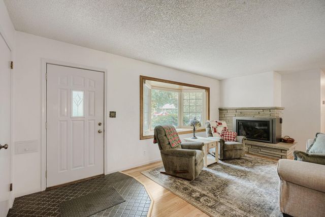 9242 15th Avenue S, Bloomington, MN 55425