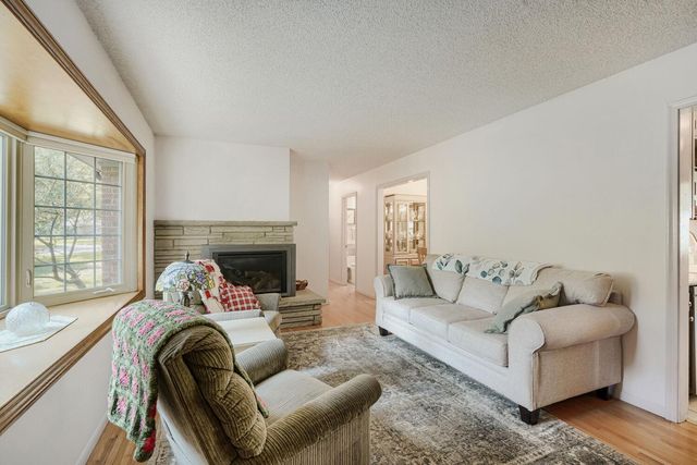 9242 15th Avenue S, Bloomington, MN 55425