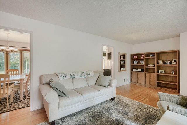 9242 15th Avenue S, Bloomington, MN 55425