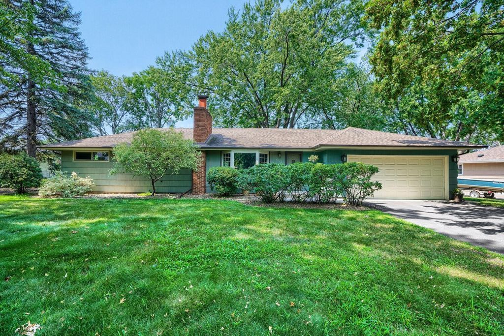9242 15th Avenue S, Bloomington, MN 55425