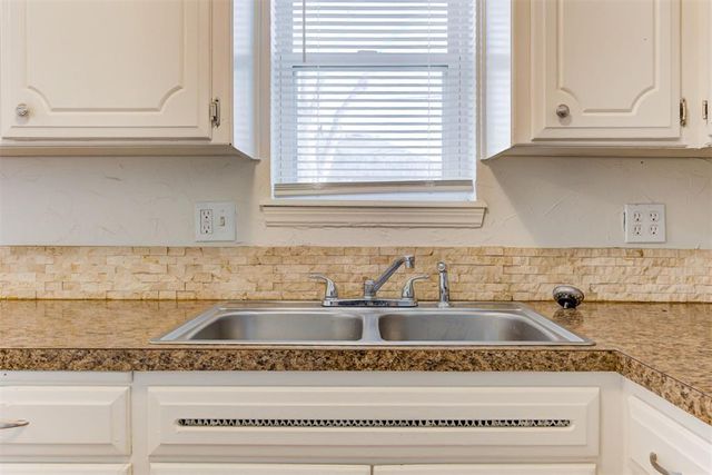 1433 NW 104th Terrace, Oklahoma City, OK 73114