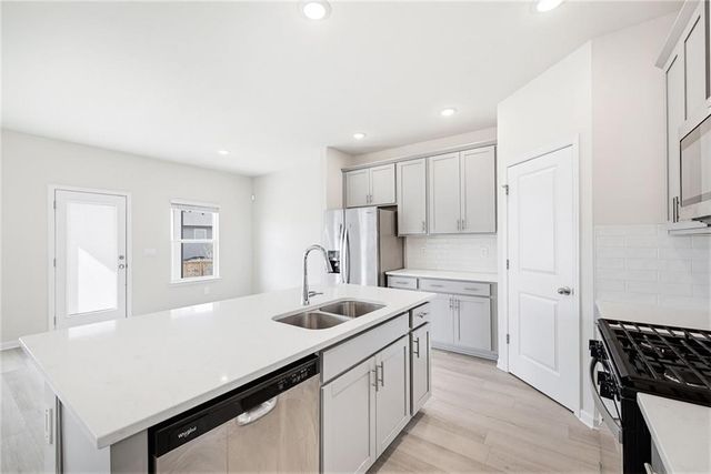 7768 Richmond Trail, Fairburn, GA 30213