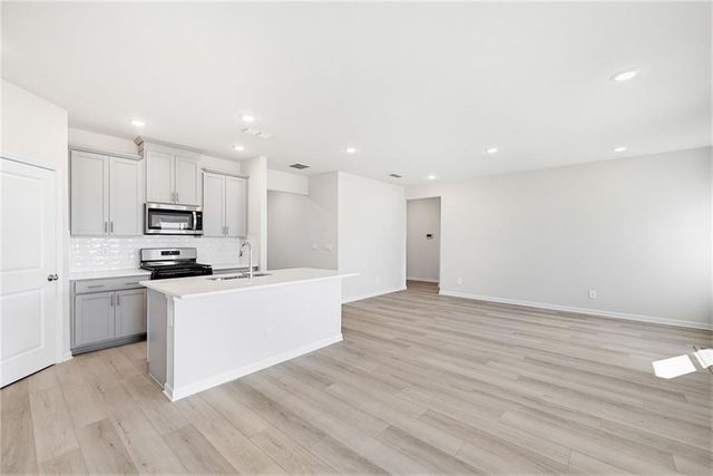 7768 Richmond Trail, Fairburn, GA 30213