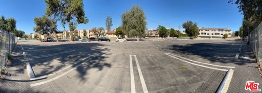 18300 Burbank Boulevard, Tarzana, CA 91356 — exterior