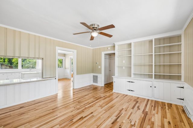 909 Hillcrest Ave, Columbia, TN 38401