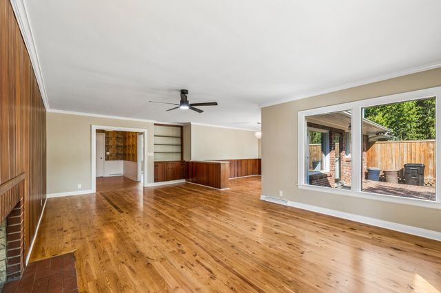 909 Hillcrest Ave, Columbia, TN 38401