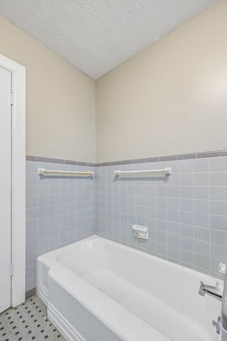909 Hillcrest Ave, Columbia, TN 38401